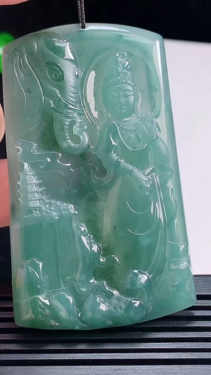 天然A货翡翠蓝水普贤菩萨吊坠，尺寸68.5-41-7 重量:41.20g
7月8日