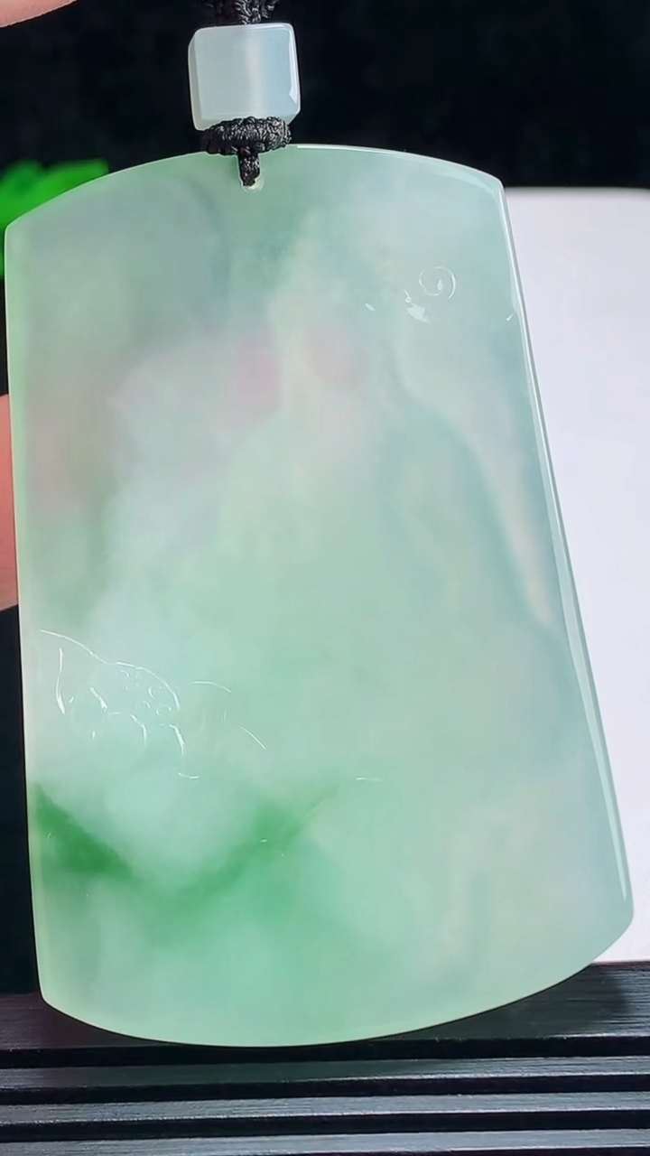 天然A货翡翠普贤菩萨吊坠，尺寸62-41-5.5 重量:39.46g
7月8日