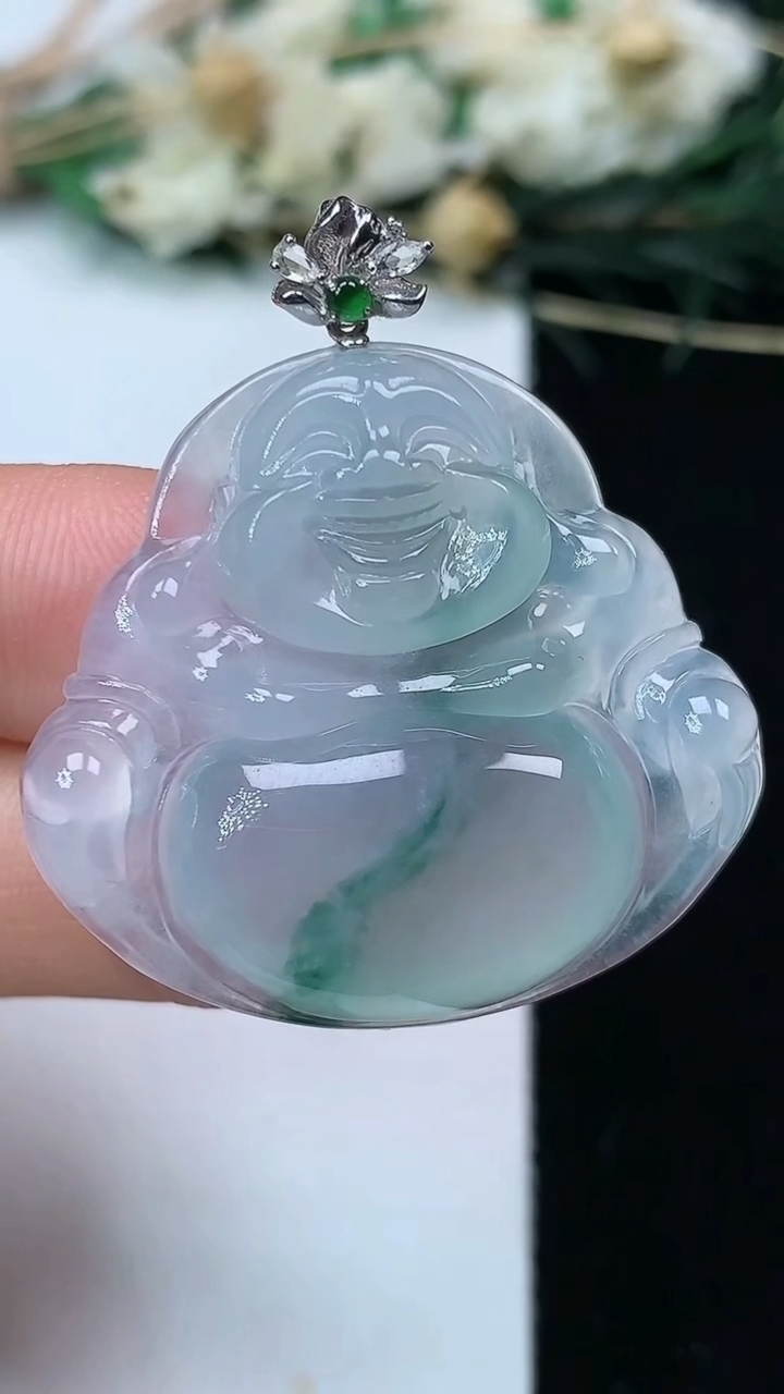 天然A货翡翠飘花佛公吊坠，尺寸29.4-32.6-6，重量:9.46g
7月9日