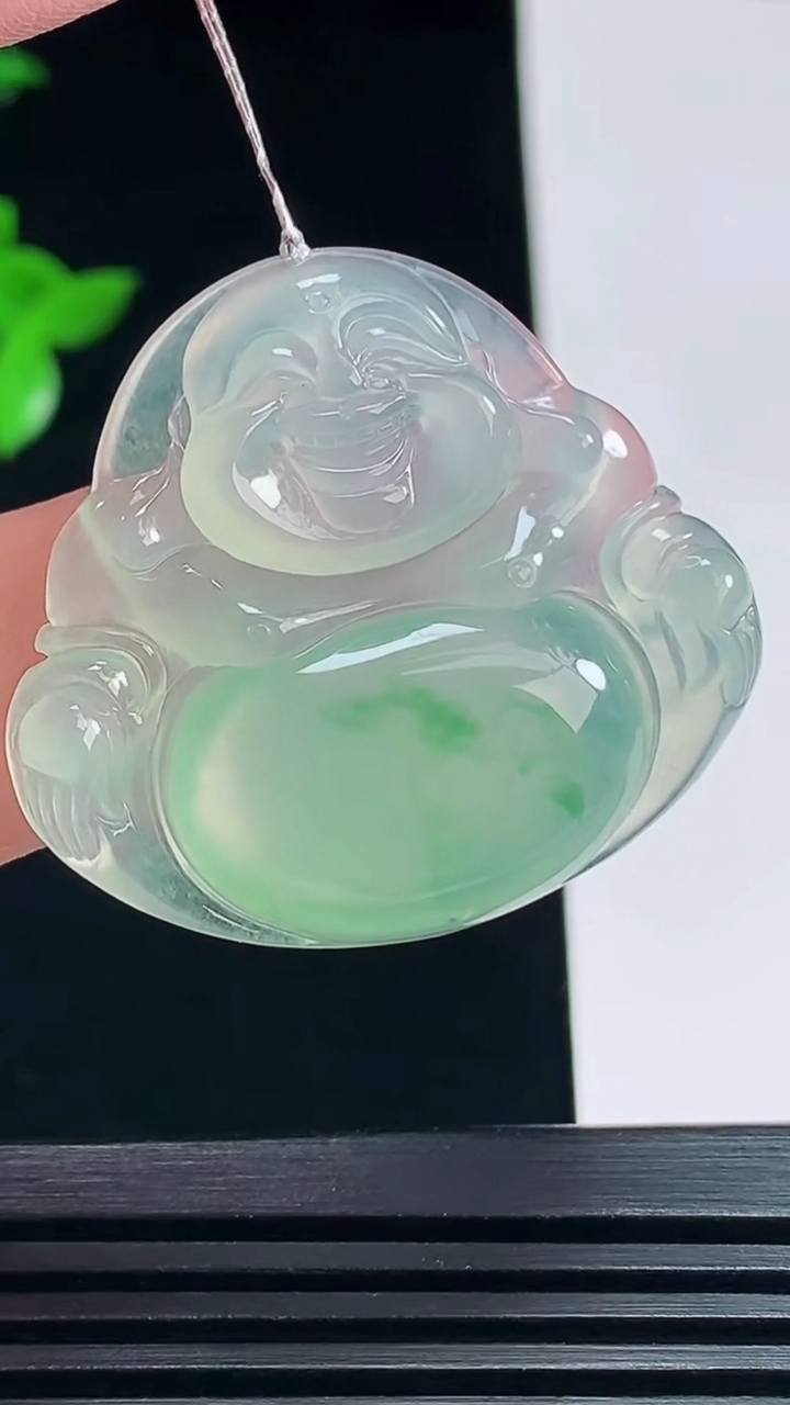天然A货翡翠佛公吊坠，尺寸32-35.5-5.6 重量:10.70g
7月9日