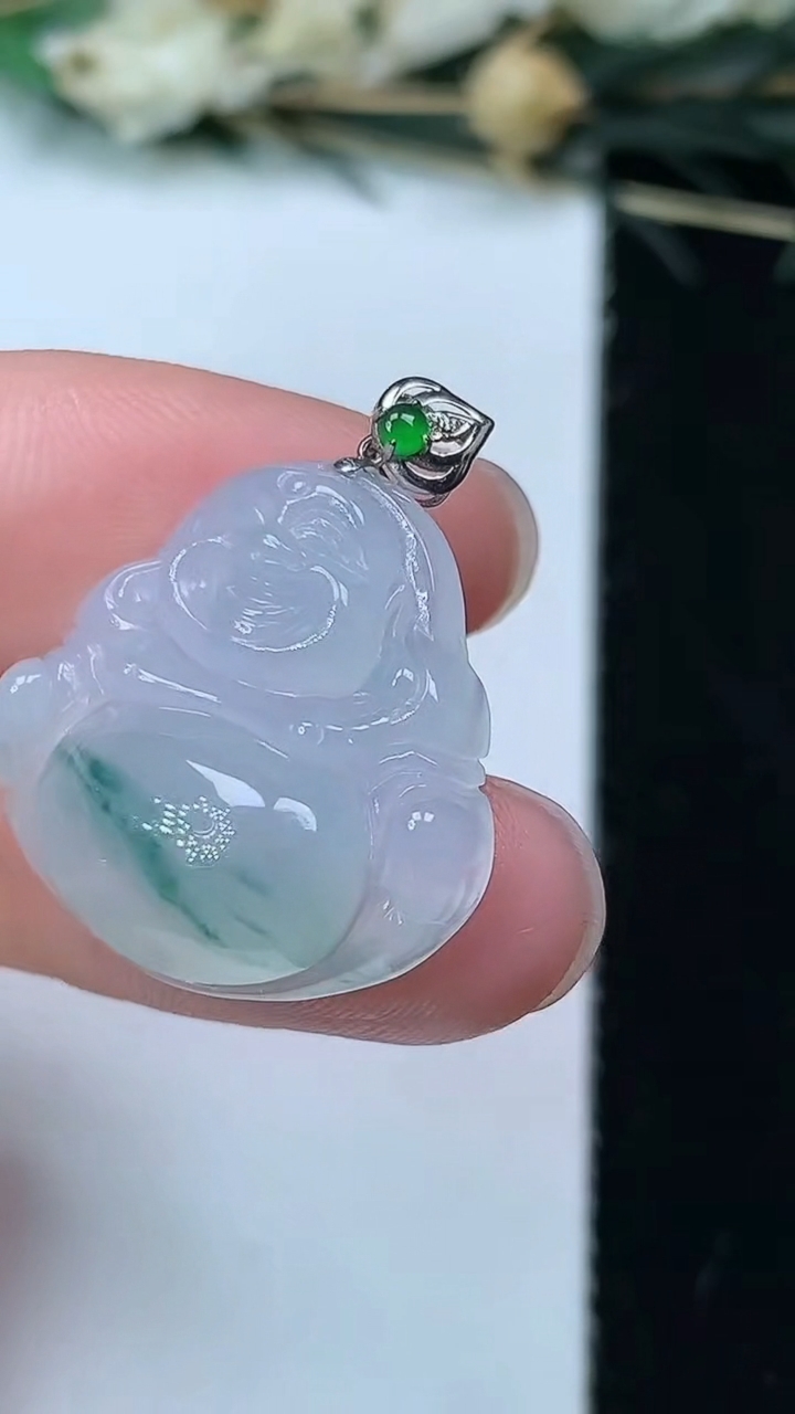 天然A货翡翠k金飘花佛公吊坠，尺寸20.2-20.9-6，重量:4.00g
7月9日