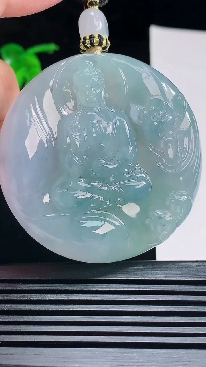 天然A货翡翠种紫罗兰阿弥陀佛吊坠，尺寸52-9.5 重量:53.81g
7月9日