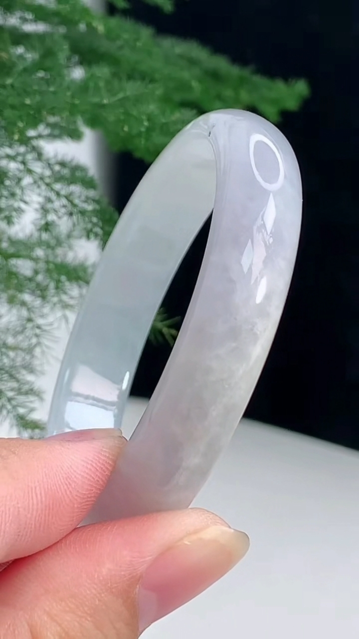 圈口52-53翡翠a货紫罗兰贵妃手镯尺寸52.8-46.8-10.6-6.5 重:29.06g  h1257月9日