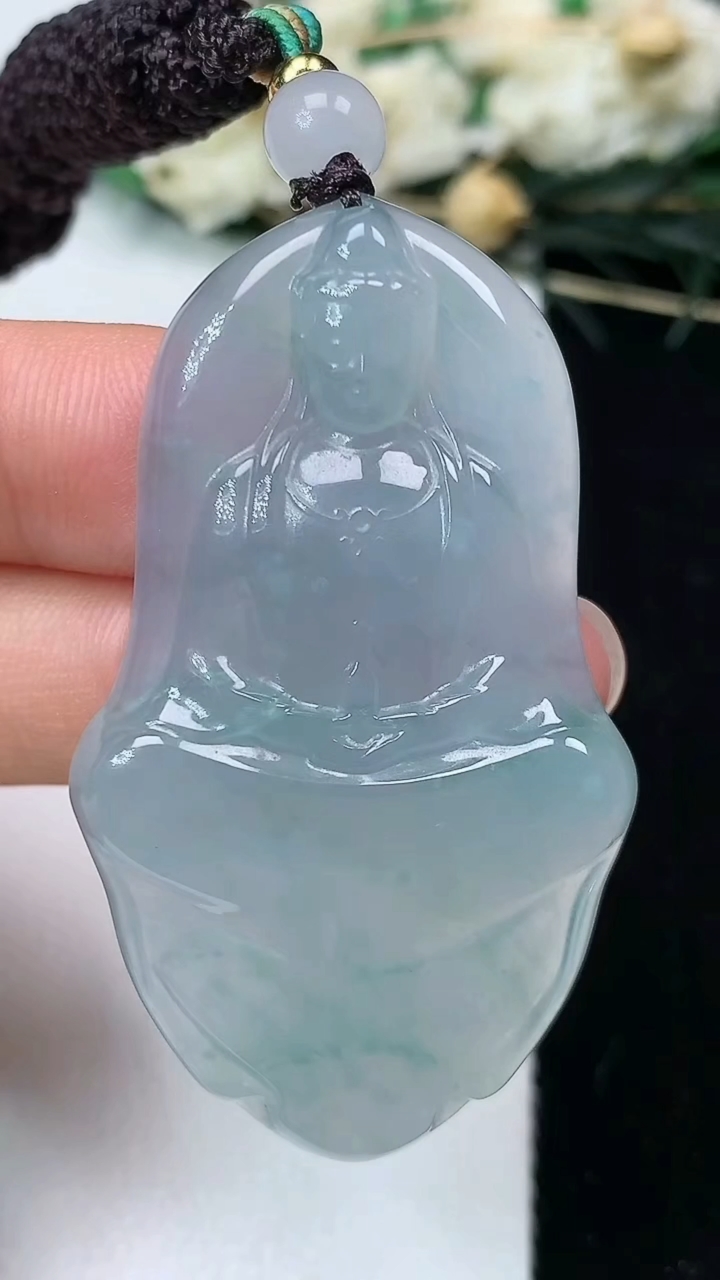 天然A货翡翠蓝水素衣观音吊坠，尺寸48.6-28.7-5，重量:16.00g
7月9日