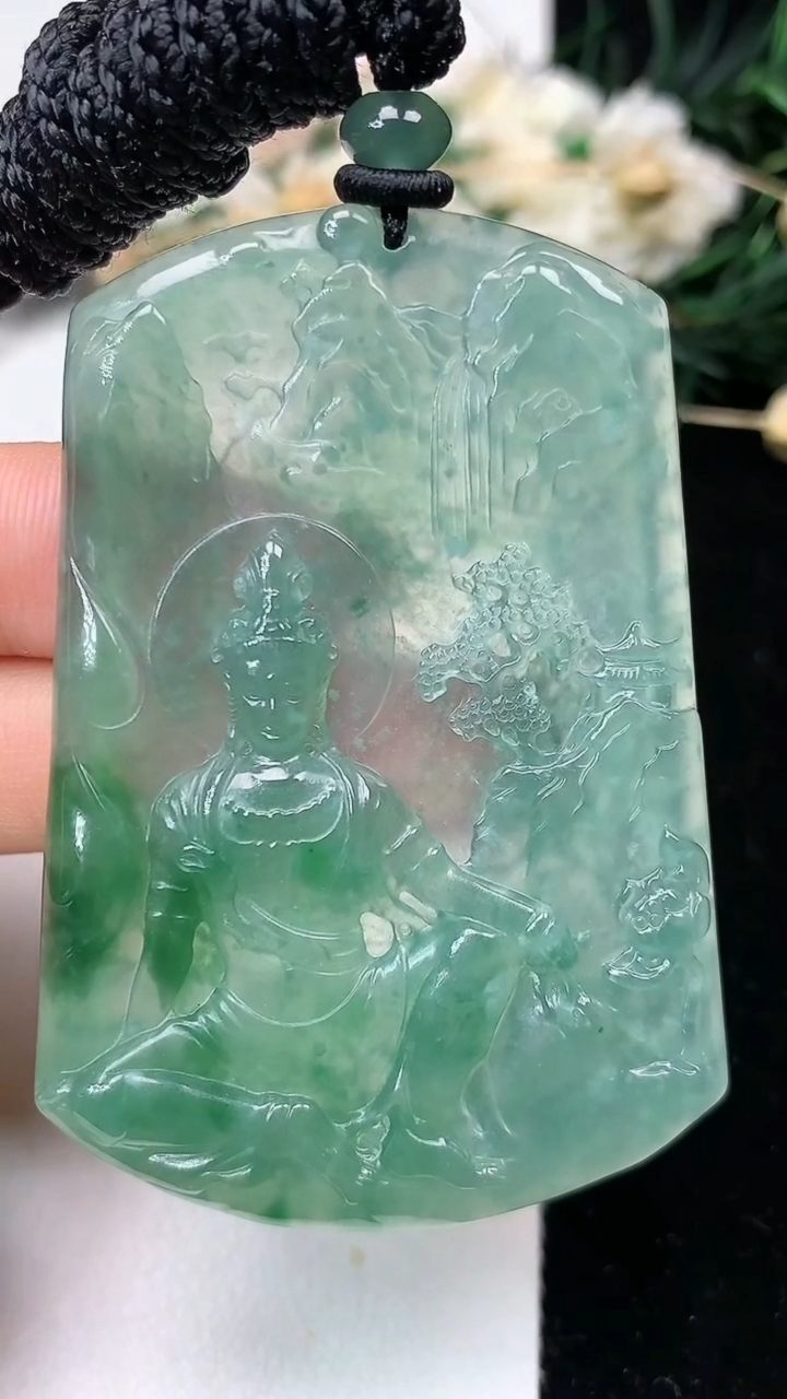 天然A货翡翠蓝水山水观音菩萨吊坠，尺寸58-40.5-5，重量:27.00g
7月9日