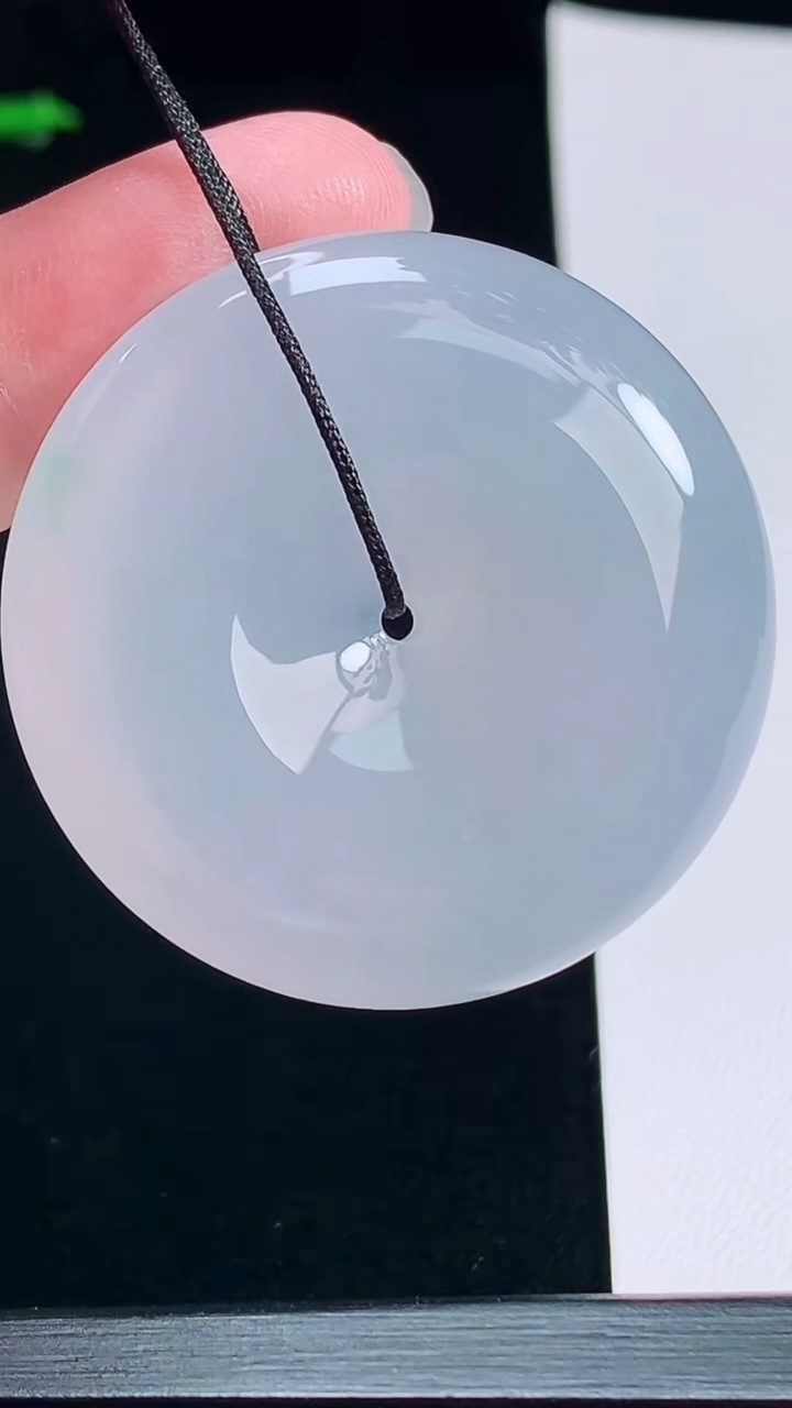 天然A货翡翠种紫罗兰平安扣吊坠，尺寸40-9.8 重量:31.91g
7月9日
