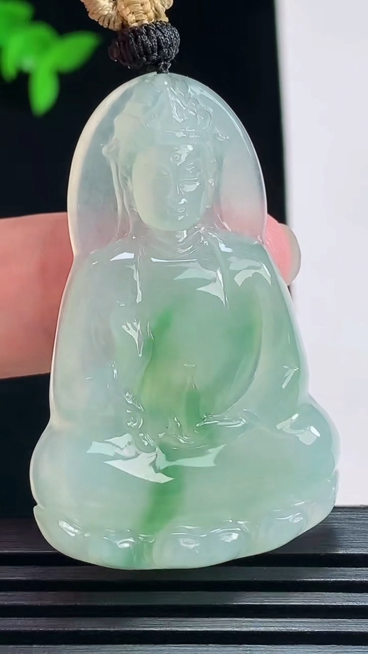 天然A货翡翠素衣观音吊坠，尺寸47-30-6 重量:16.14g
7月9日