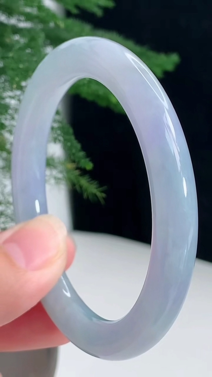 圈口55-56翡翠a货紫罗兰圆条手镯尺寸55.7-9 重:42.54g  h1257月9日