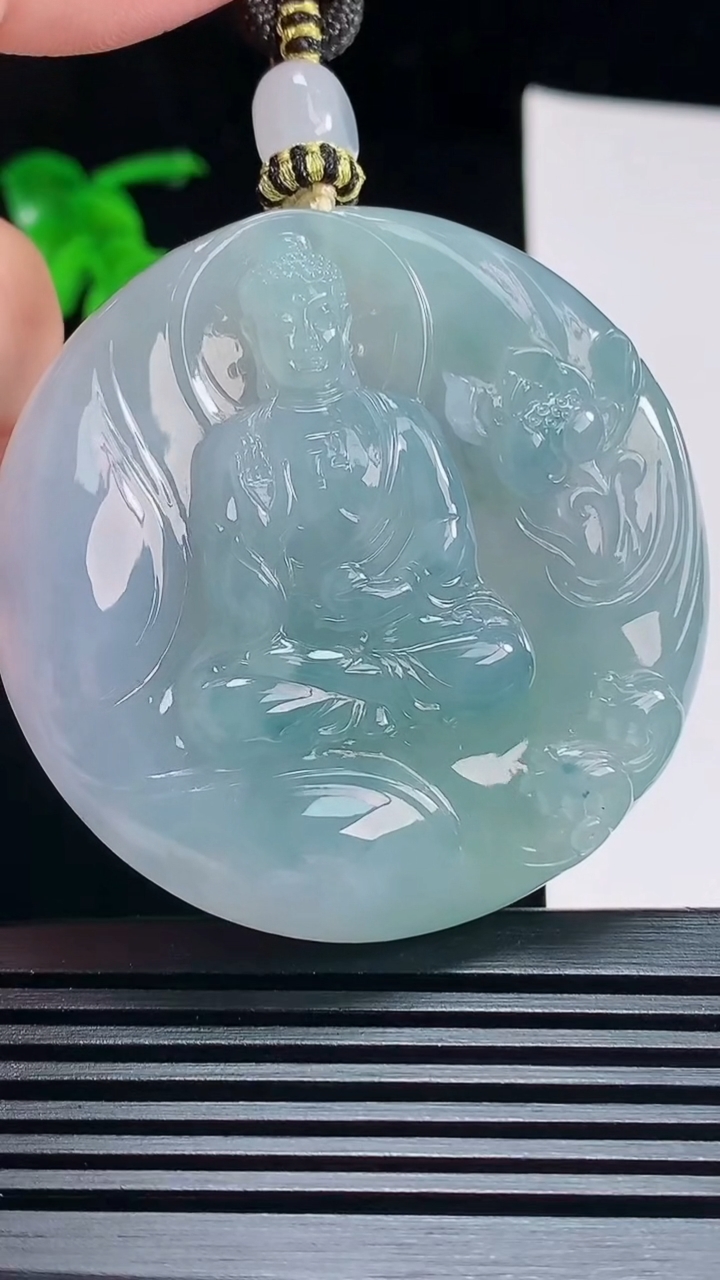 天然A货翡翠种紫罗兰阿弥陀佛吊坠，尺寸52-9.5 重量:53.81g
7月9日