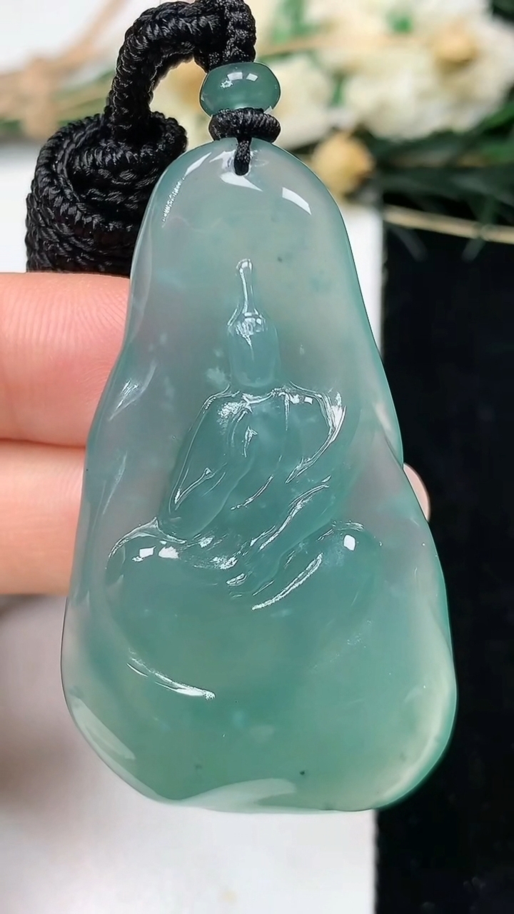 天然A货翡翠蓝水无相观音吊坠，尺寸47.7-28.8-8，重量:23.11g
7月9日