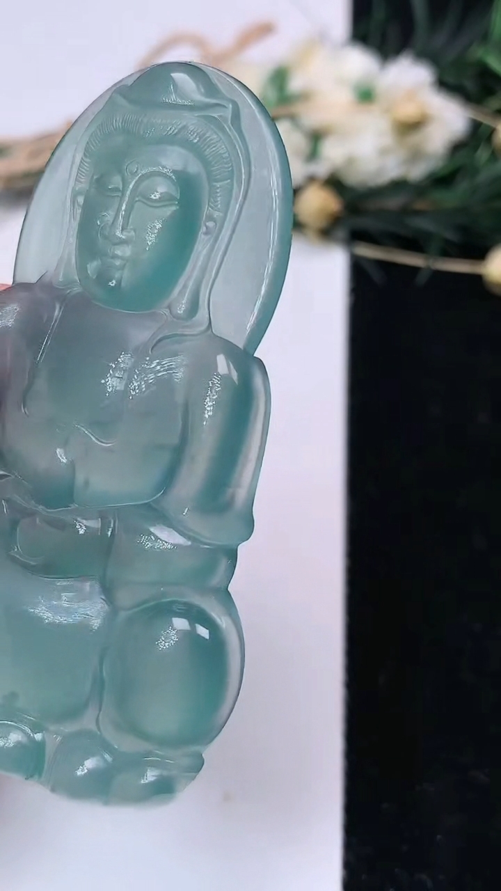 天然A货翡翠蓝水观音菩萨吊坠，尺寸66-41.3-5.5，重量:27.00g
7月9日