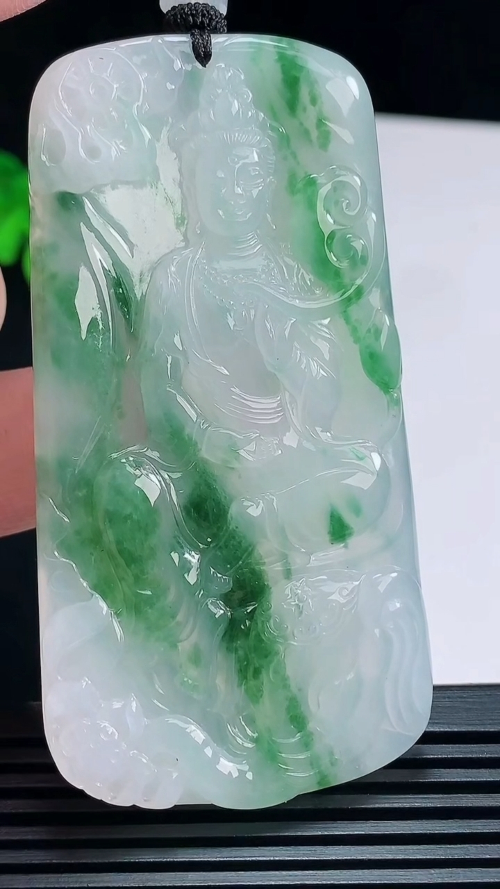 天然A货翡翠种飘花普贤菩萨吊坠，尺寸72.5-38-5.8 重量:42.76g
7月9日