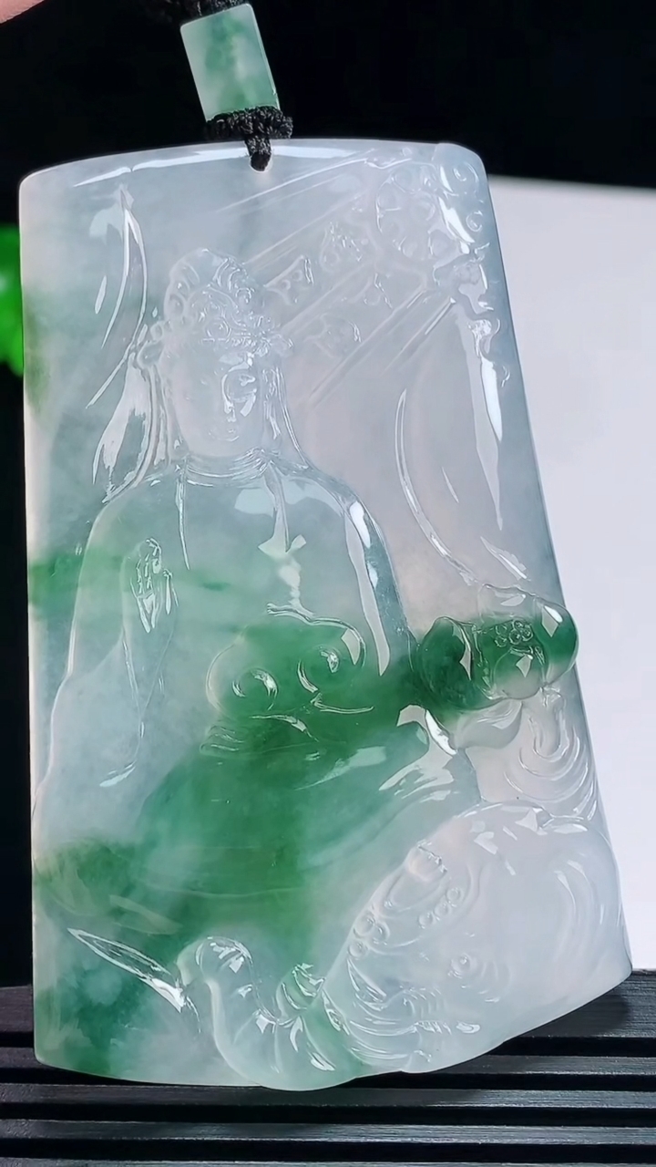 天然A货翡翠种飘花普贤菩萨吊坠，尺寸70-45-5 重量:41.77g
7月9日