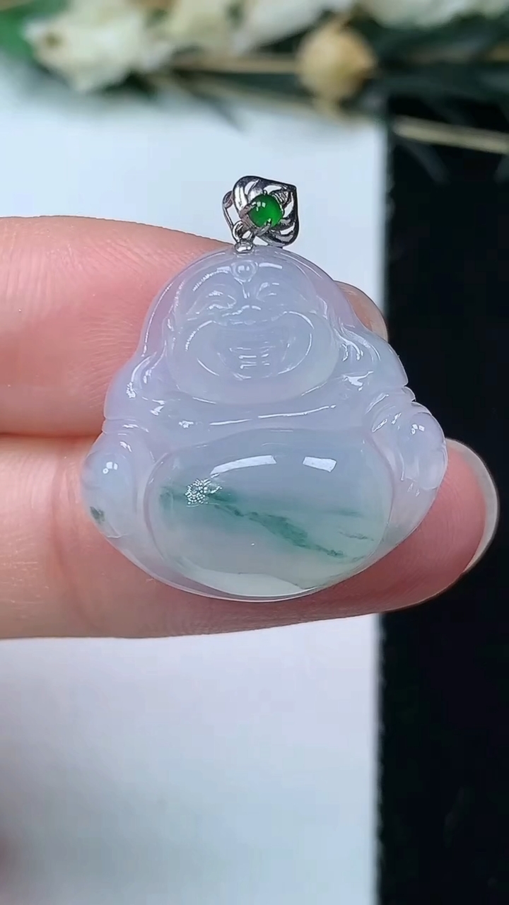 天然A货翡翠k金飘花佛公吊坠，尺寸20.2-20.9-6，重量:4.00g
7月9日