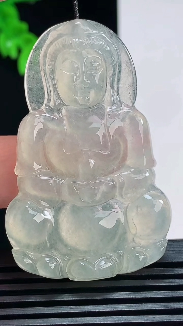 天然A货翡翠正装观音吊坠，尺寸55-35.5-5 重量:17.55g
7月9日