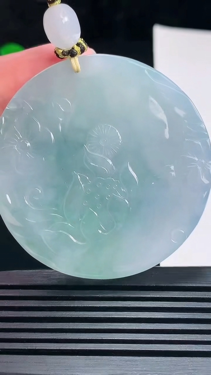 天然A货翡翠种紫罗兰阿弥陀佛吊坠，尺寸52-9.5 重量:53.81g
7月9日
