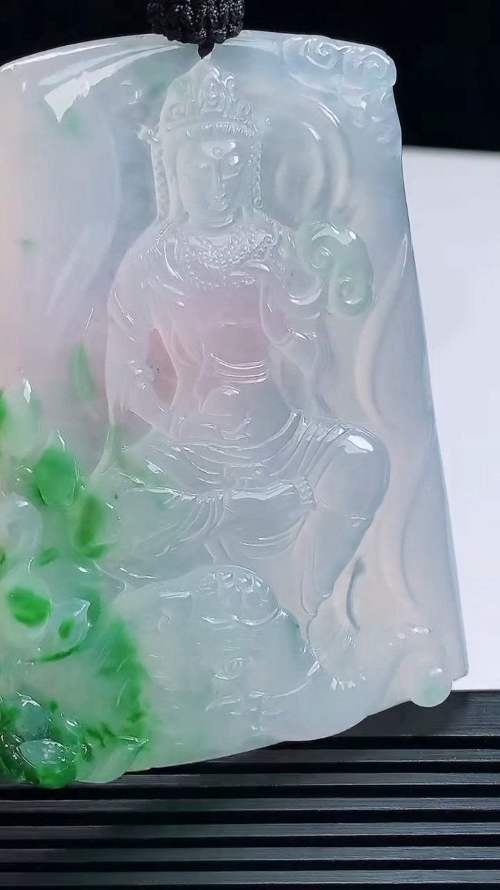 天然A货翡翠普贤菩萨吊坠，尺寸69.5-50.6-5.2 重量:48.84g
7月9日