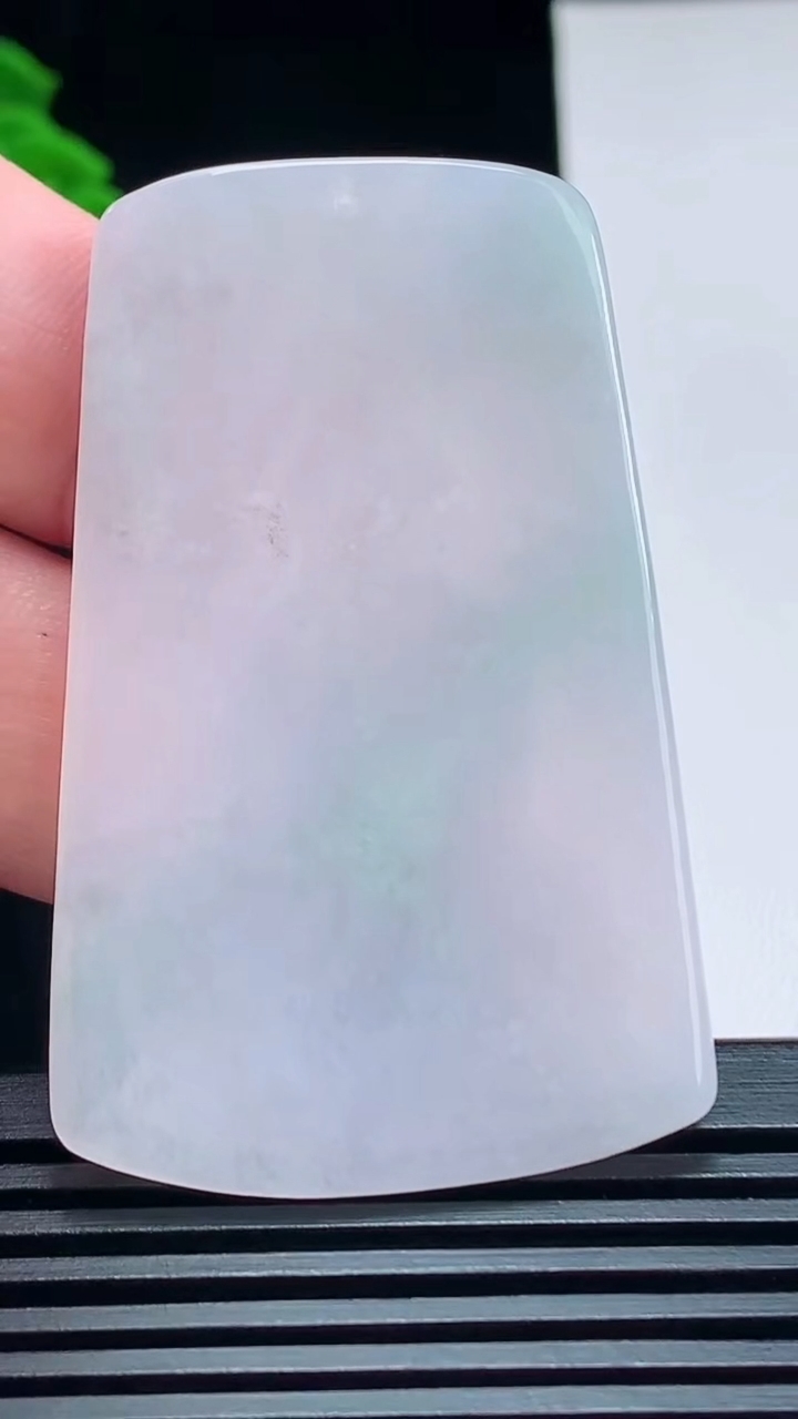 天然A货翡翠飘花虚空藏菩萨吊坠，尺寸55-34-5.5 重量:20.67g
7月12日