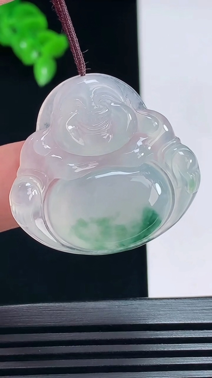 天然A货翡翠种飘花佛公吊坠，尺寸31.5-33.6-5 重量:8.40g
7月12日