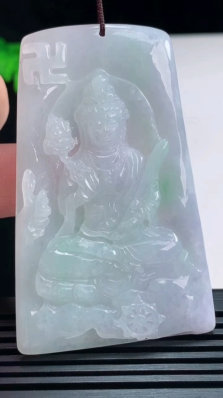 天然A货翡翠虚空藏菩萨吊坠，尺寸65.2-41.5-5 重量:29.23g
7月12日