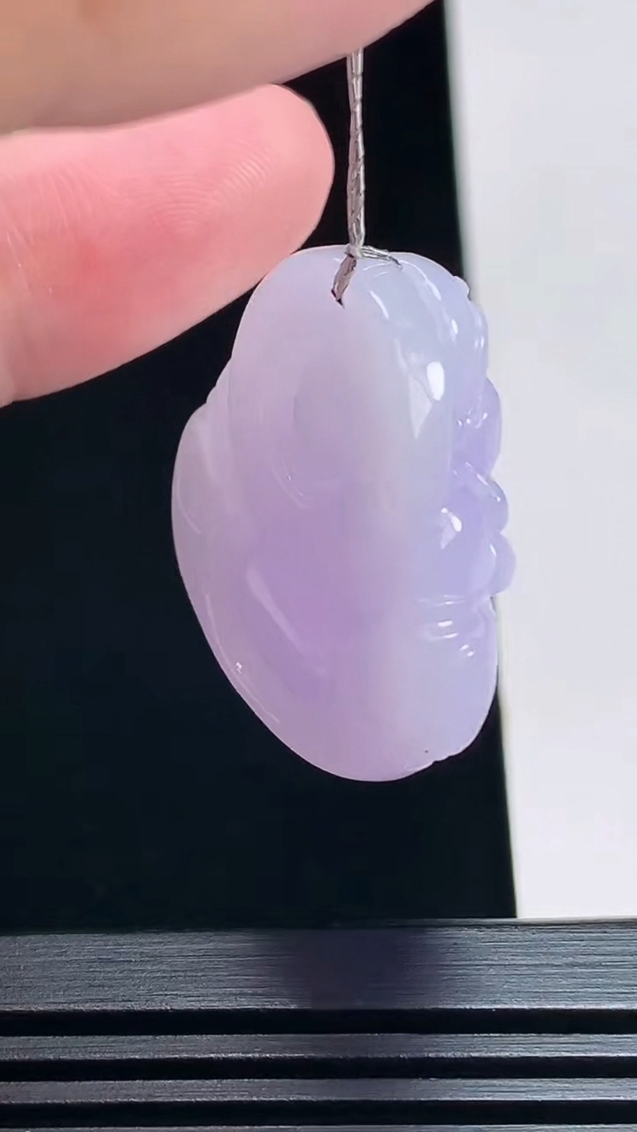 天然A货翡翠冰种紫罗兰佛公吊坠，尺寸28.5-28.5-11.6 重量:16.39g
7月12日