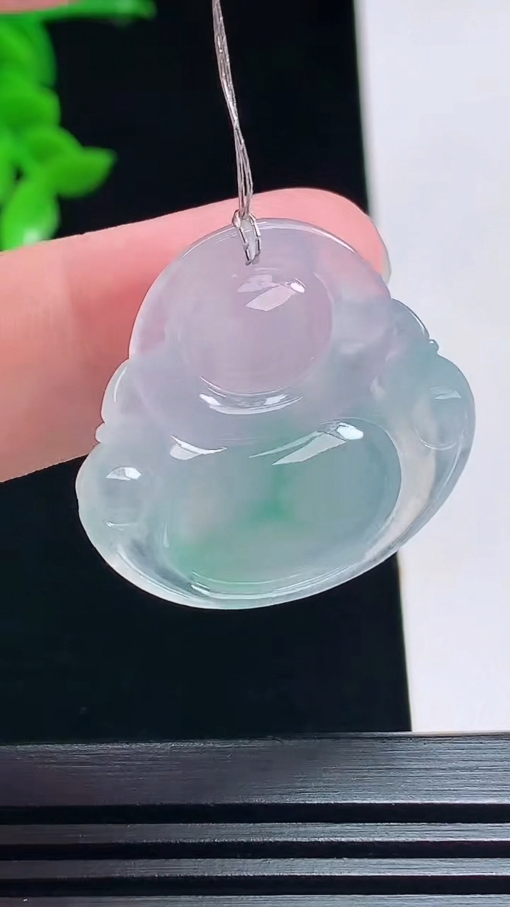 天然A货翡翠种紫罗兰 飘花佛公吊坠，尺寸27-29.6-5.8 重量:7.24g
7月12日