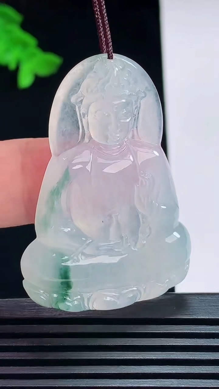 天然A货翡翠种飘花素衣观音吊坠，尺寸46.5-32.5-5.2 重量:14.41g
7月12日