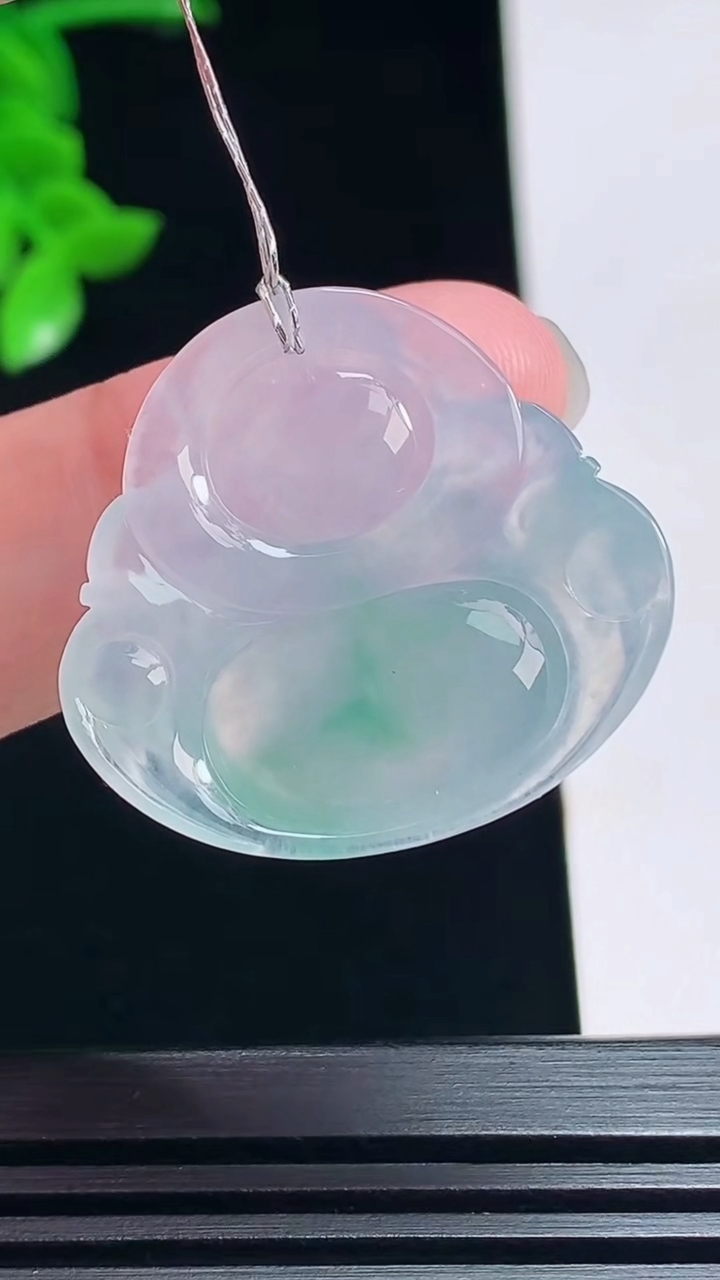 天然A货翡翠种紫罗兰 飘花佛公吊坠，尺寸27-29.6-5.8 重量:7.24g
7月12日