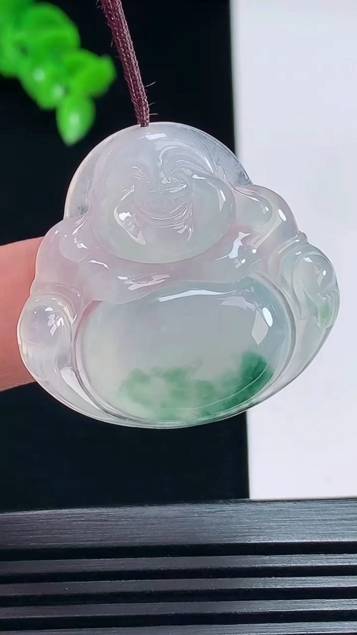 天然A货翡翠种飘花佛公吊坠，尺寸31.5-33.6-5 重量:8.40g
7月12日