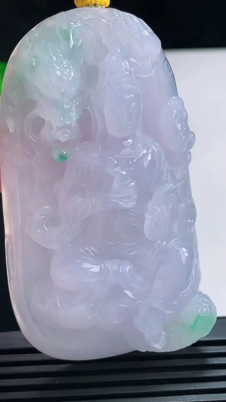 天然A货翡翠种春带彩 紫罗兰祥龙大势至菩萨吊坠，尺寸71-41-12.5 重量:68.84g
7月12日