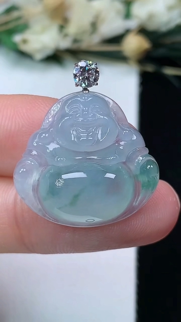 天然A货翡翠飘花佛公吊坠，尺寸20-21.9-5.7，重量:3.90g
7月13日