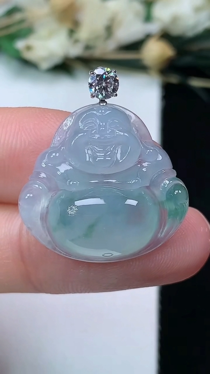 天然A货翡翠飘花佛公吊坠，尺寸20-21.9-5.7，重量:3.90g
7月13日