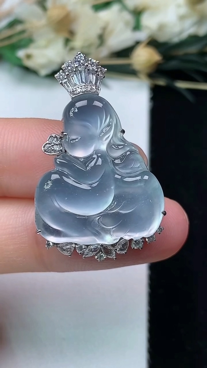 天然A货翡翠白冰花仙子吊坠，尺寸32.3-22.5-19.8-7.4，重量:6.29g
7月13日