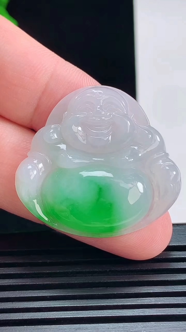 天然A货翡翠佛公吊坠，尺寸32-34.6-5.6 重量:9.75g
7月14日