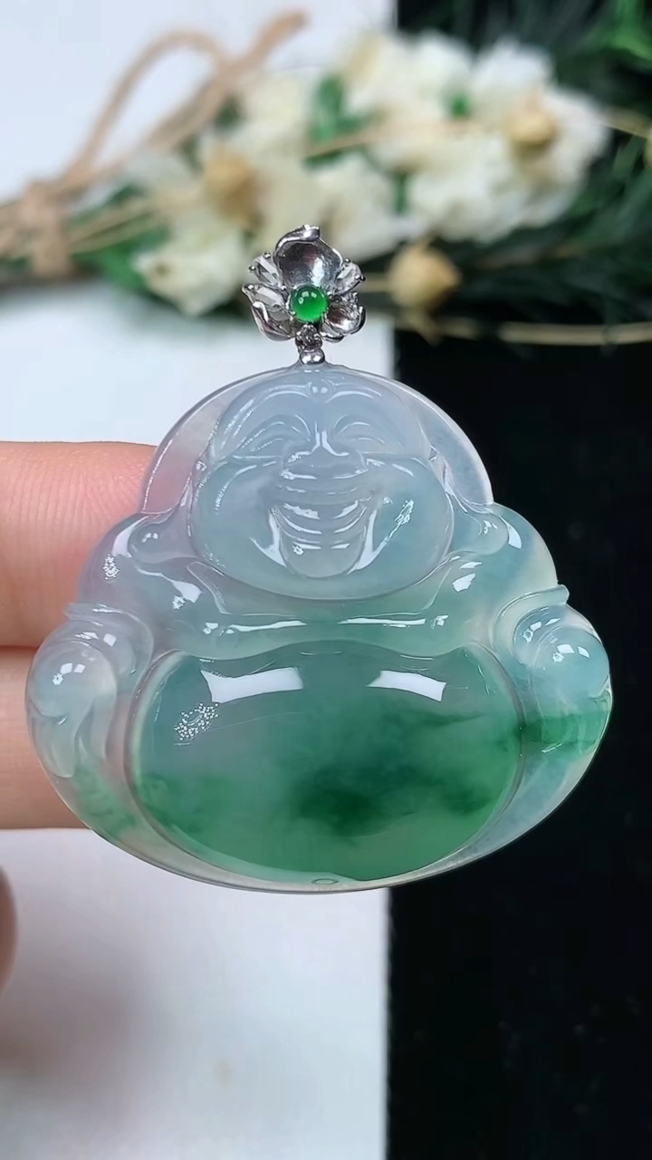 天然A货翡翠佛公吊坠，尺寸30.9-35-5.9，重量:10.38g
7月14日
