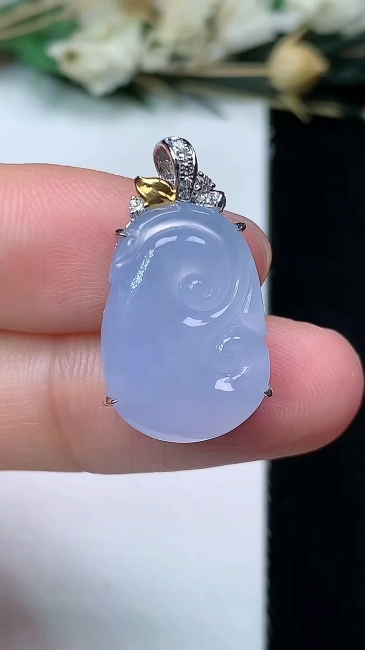 天然A货翡翠紫罗兰如意吊坠，尺寸17.8-12.7-5，重量:2.65g
7月14日