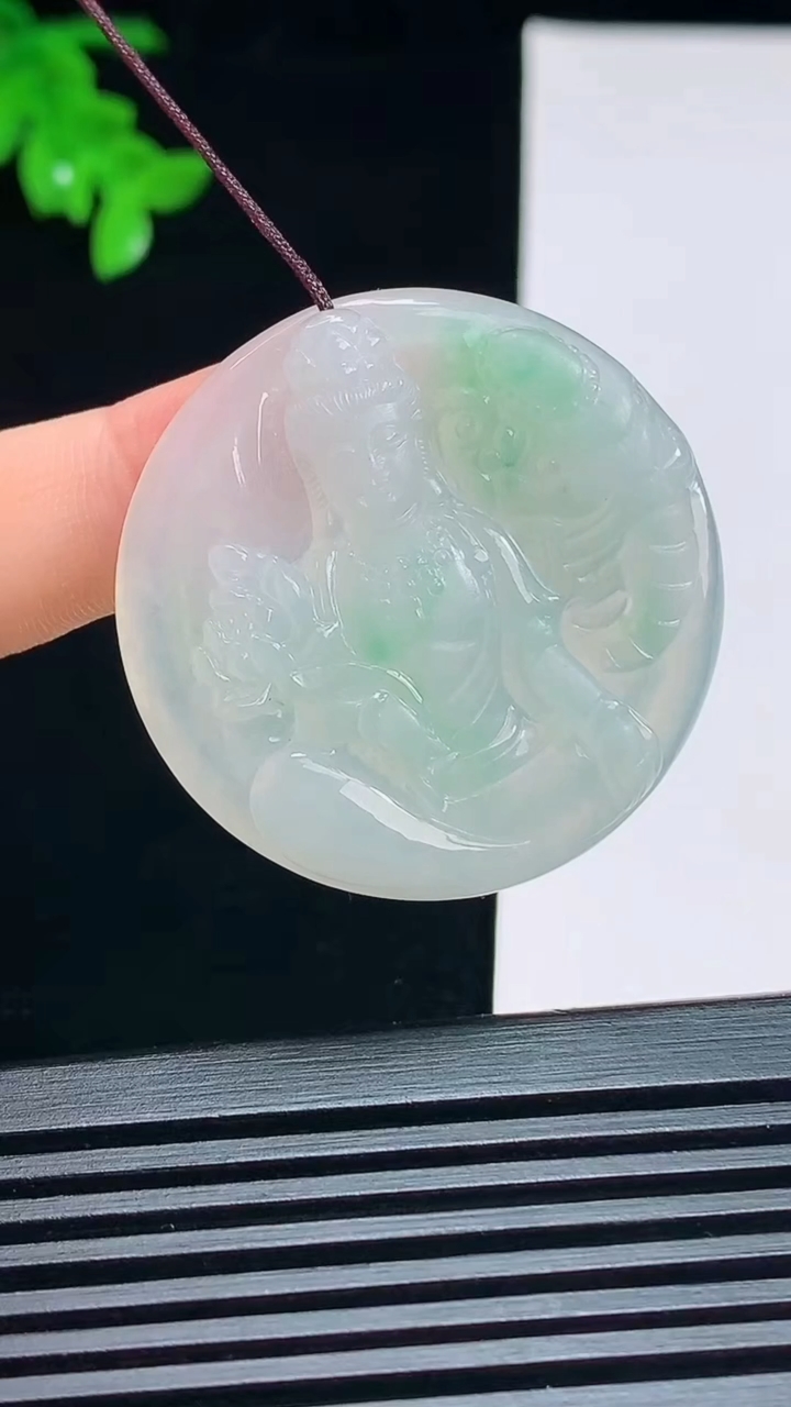 天然A货翡翠普贤菩萨吊坠，尺寸36-5 重量:12.08g
7月15日
