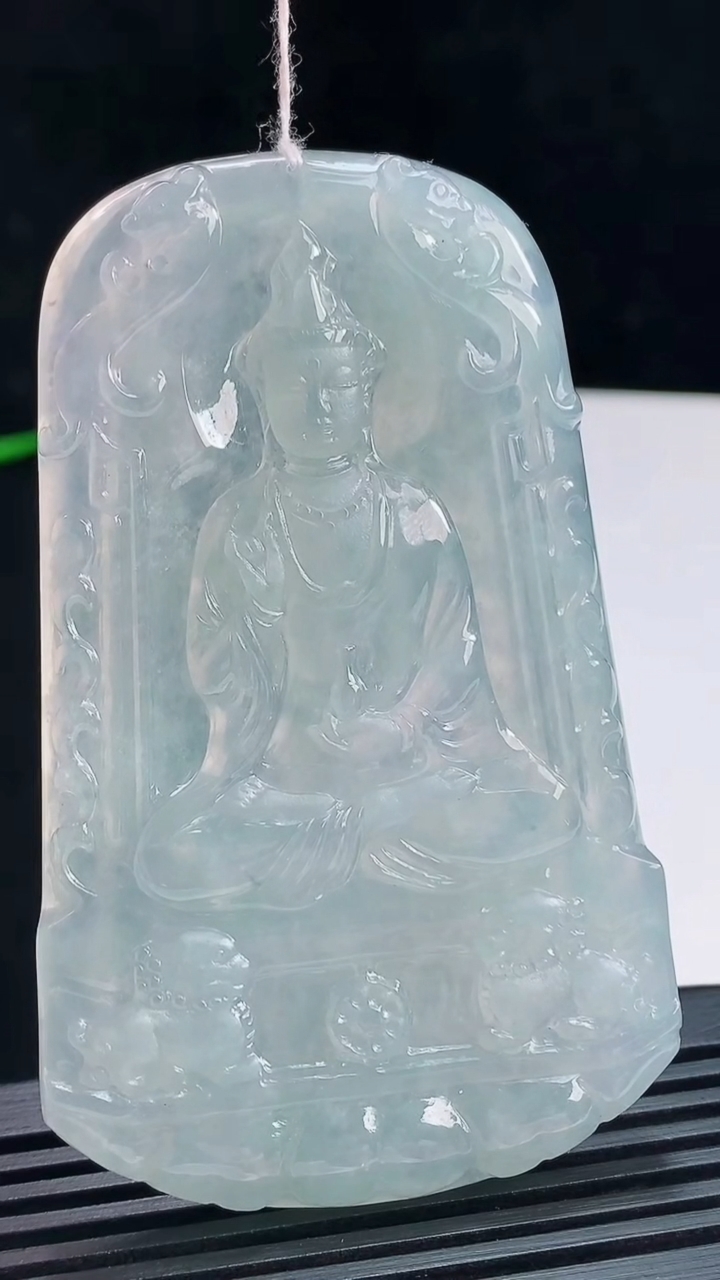 天然A货翡翠素衣观音吊坠，尺寸74-45-6.5 重量:48.26g
7月15日