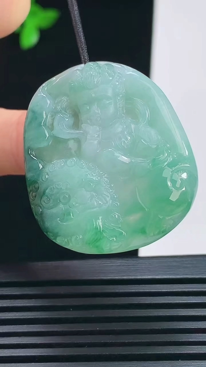 天然A货翡翠文殊菩萨吊坠，尺寸34-29-6 重量:12.07g
7月15日