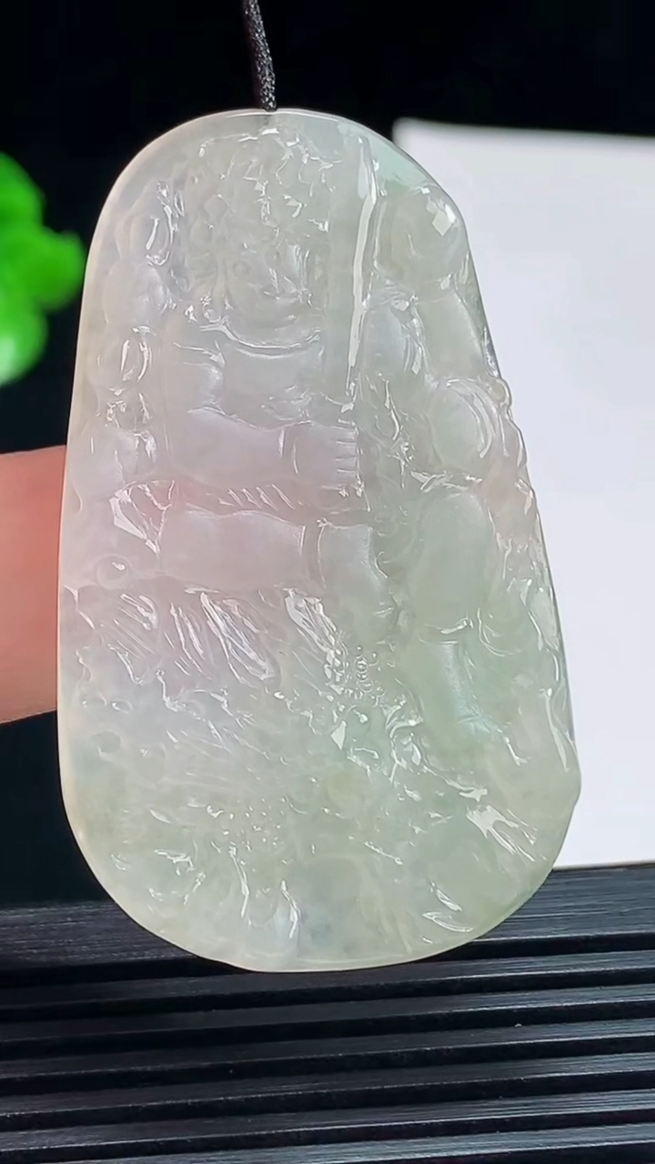 天然A货翡翠御龙不动明王吊坠，尺寸48.6-28.6-4 重量:12.05g
7月15日