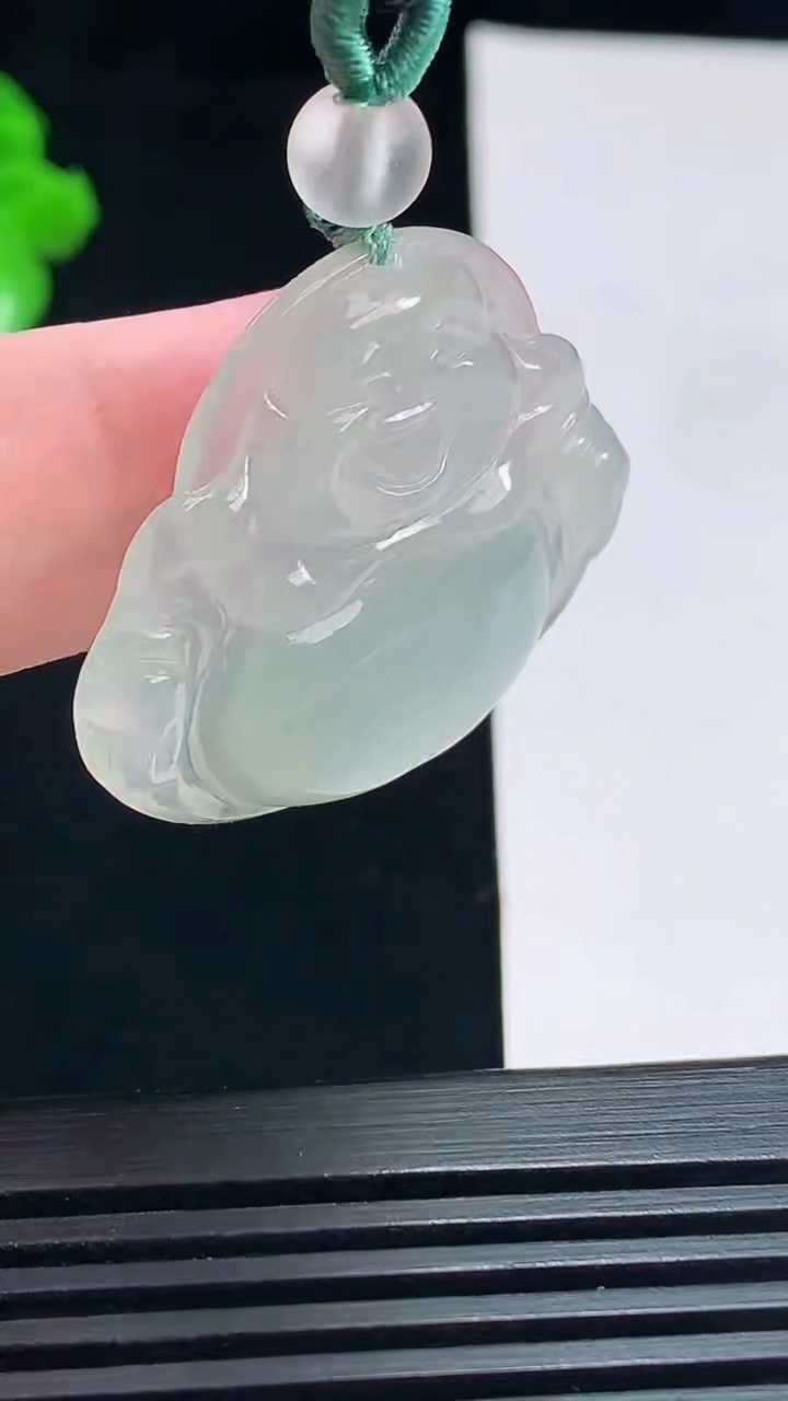 天然A货翡翠佛公吊坠，尺寸29-35.5-5 重量:8.31g
7月15日