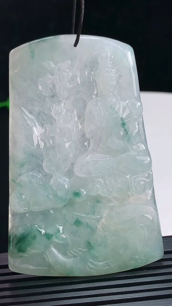 天然A货翡翠飘花普贤菩萨吊坠，尺寸75-46.5-4.8 重量:38.80g
7月15日