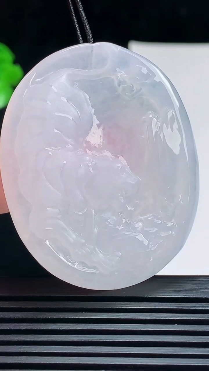 天然A货翡翠生肖虎牌吊坠，尺寸49-40.2-6.3 重量:24.85g
7月15日