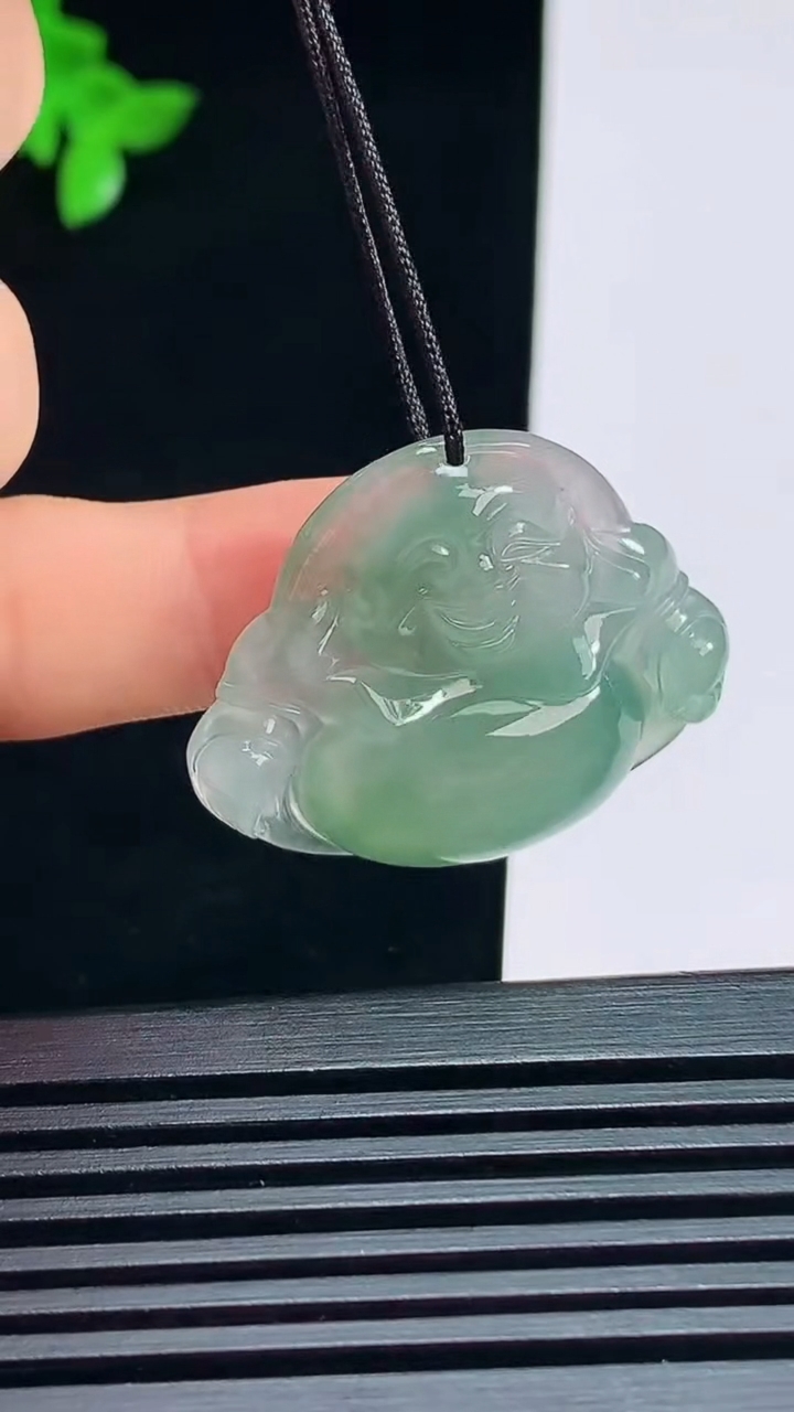 天然A货翡翠佛公吊坠，尺寸28-33-6.8 重量:8.66g
7月15日