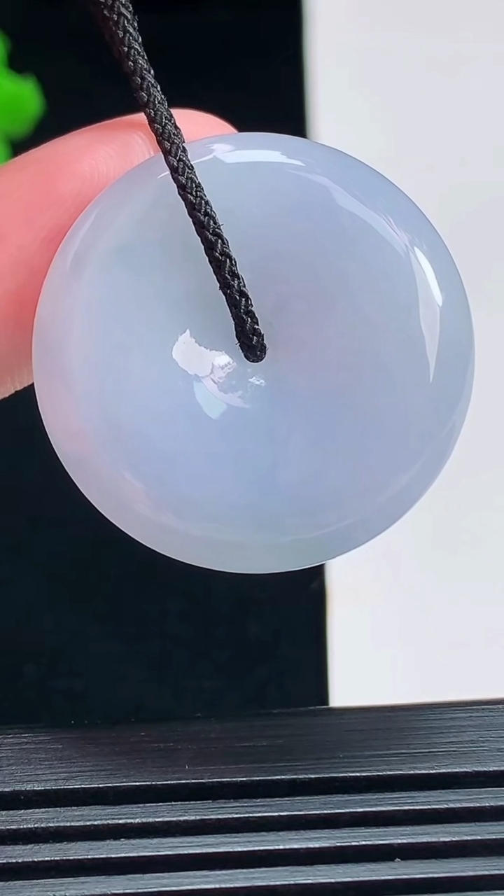 天然A货翡翠紫罗兰 飘花平安扣吊坠，尺寸29.5-6 重量:11.13g
7月15日