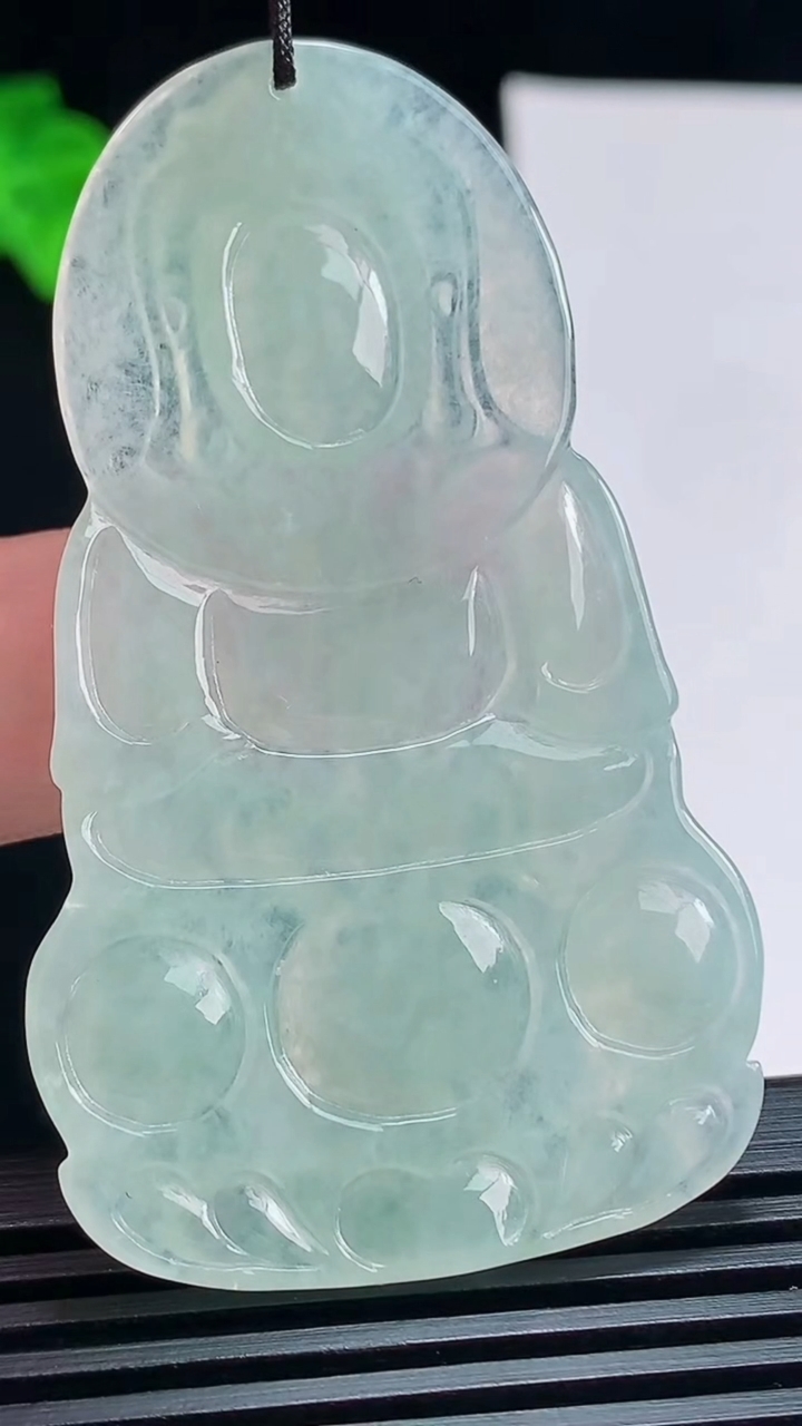 天然A货翡翠正装观音吊坠，尺寸60-35-4.2 重量:15.46g
7月15日