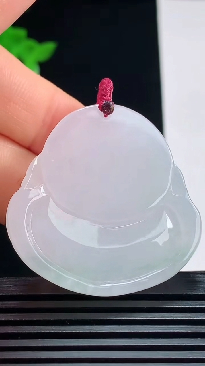 天然A货翡翠佛公吊坠，尺寸34.5-36-10 重量:20.15g
7月15日