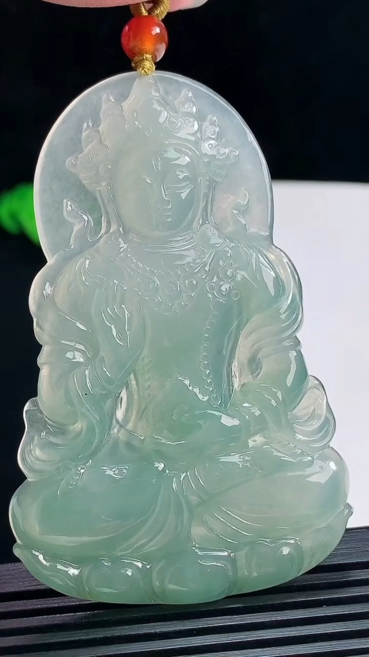 天然A货翡翠度母菩萨吊坠，尺寸69-44.5-4.8 重量:26.49g
7月15日