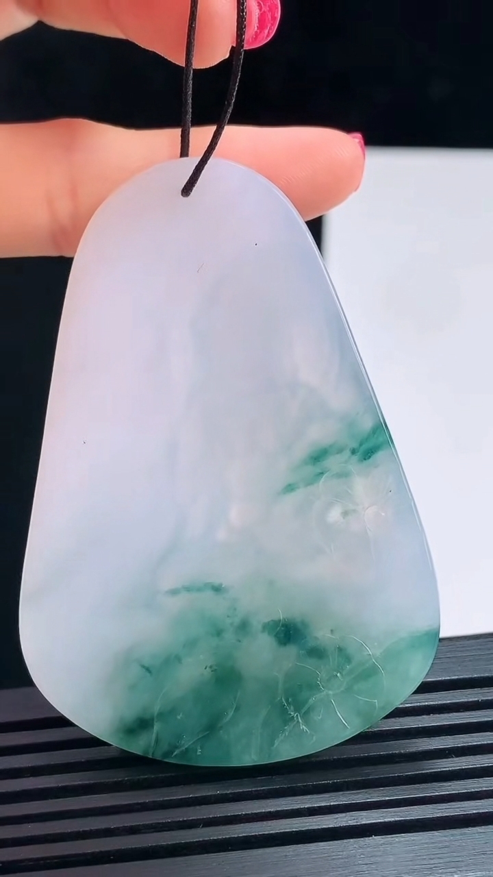 天然A货翡翠飘花普贤菩萨吊坠，尺寸61-42-5.5 重量:28.94g
7月15日