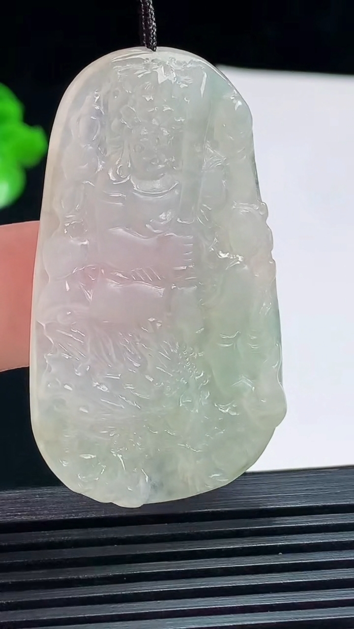 天然A货翡翠御龙不动明王吊坠，尺寸48.6-28.6-4 重量:12.05g
7月15日